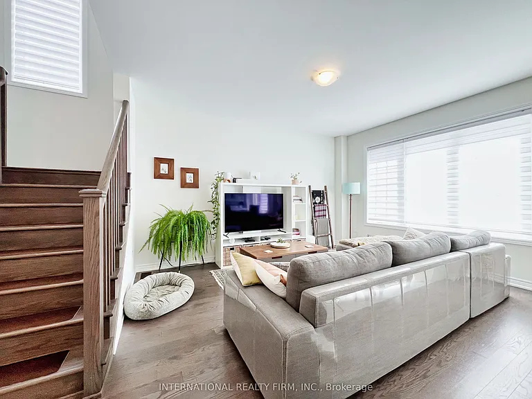 1 Frederick Pearson St — Photo 15