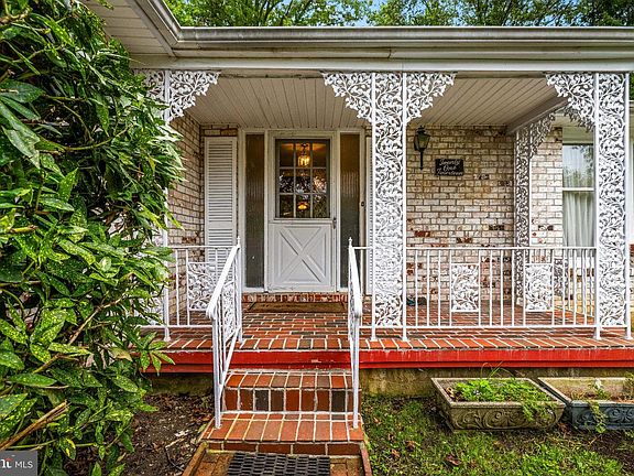 3rd image of 2114 Pot Spring Rd