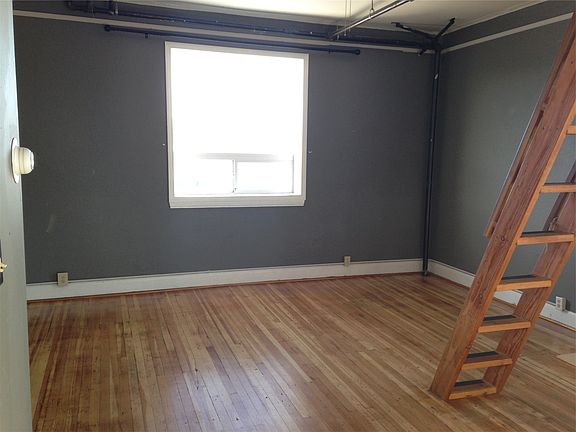 Main room - View 1