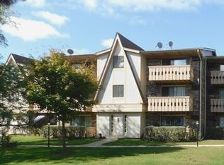 1 Parkside Ct APT 11, Vernon Hills, IL 60061