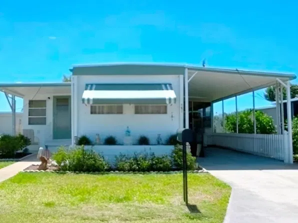 131 5th St W, Nokomis, FL 34275