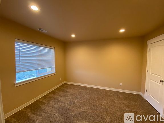 4th image of 4500 Rosencrans Dr #4400-D