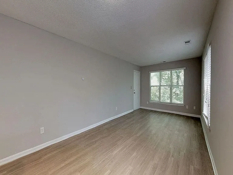 Willow Bend Apartments — Photo 11
