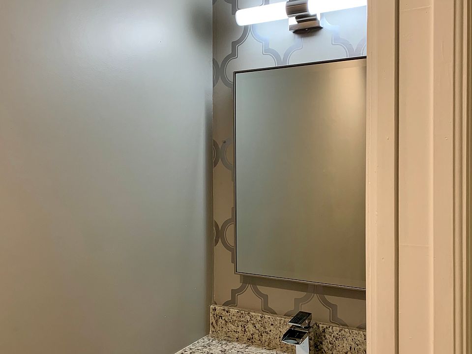 1st image of 508 NE 7th Ave #1