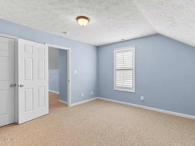 108 Camberly Ln — Photo 34