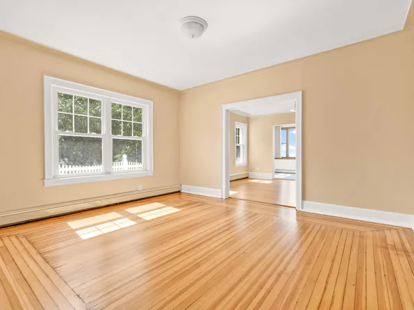 118-07 Beach Channel Drive image 5 of 28