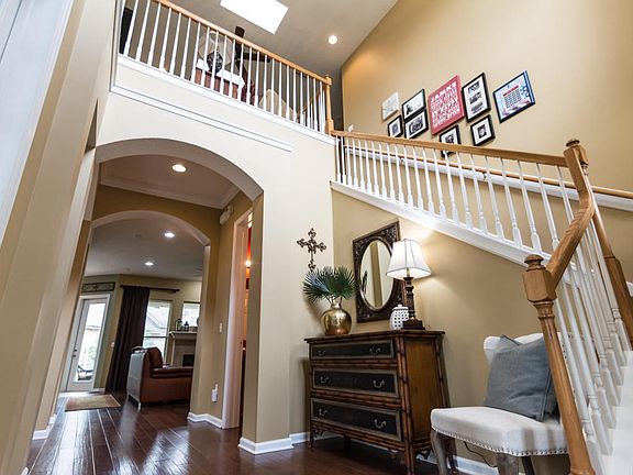 2nd image of 2509 Country Side Dr