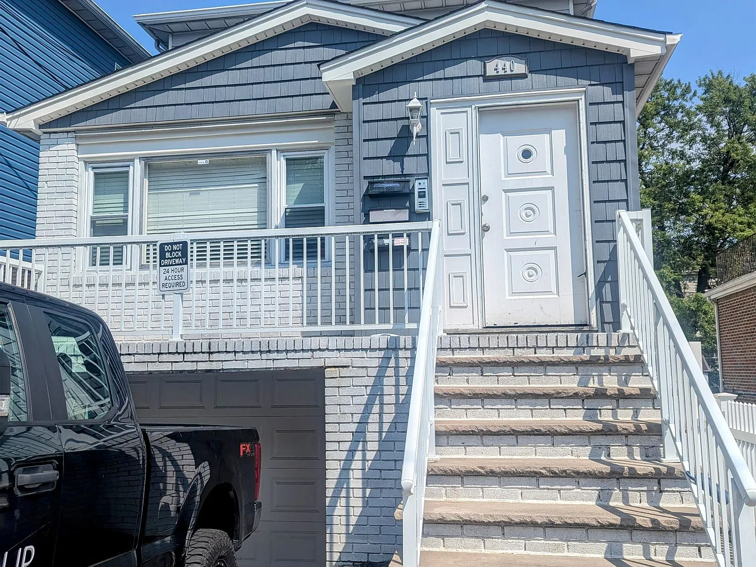3 bed, 1.0 bath, 1200 sqft, $3,100 — Photo 1