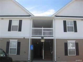 148 Brandy Mill Cir APT B, High Ridge, MO 63049