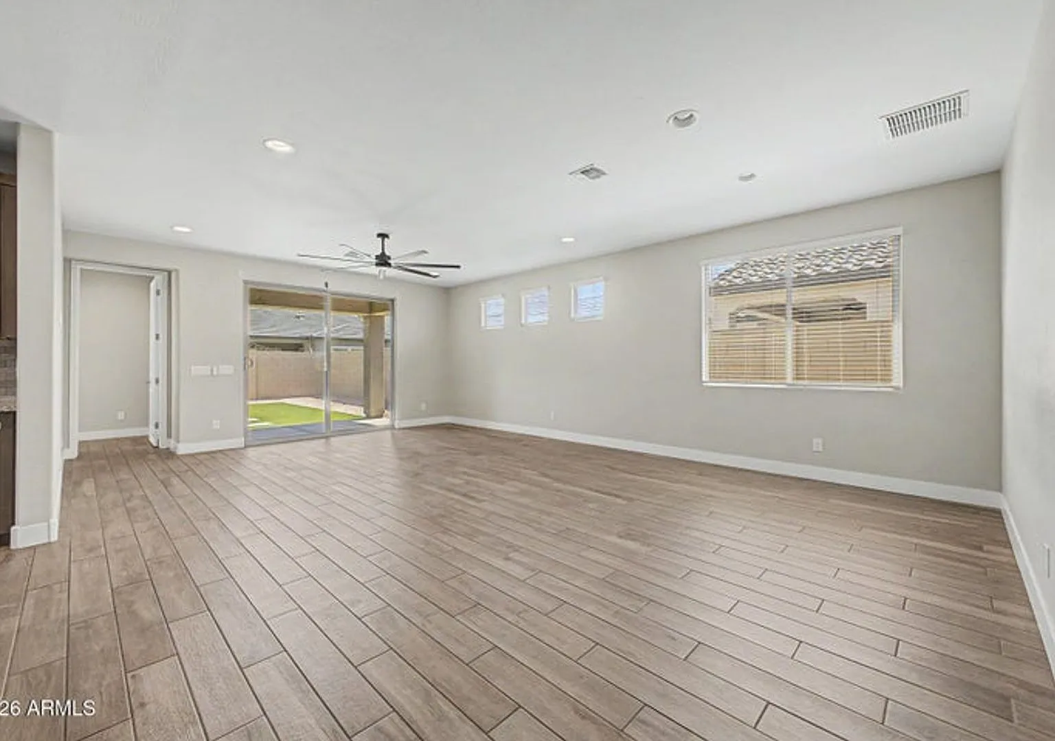 Gorgeous 5 bed/3 bath home in the sought-after Eastmark subdivision in Mesa — Photo 2