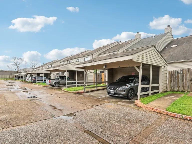Golden Village Townhomes — Photo 42