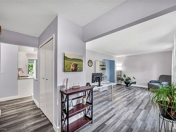 4th image of 1041 Oakbrooke Dr
