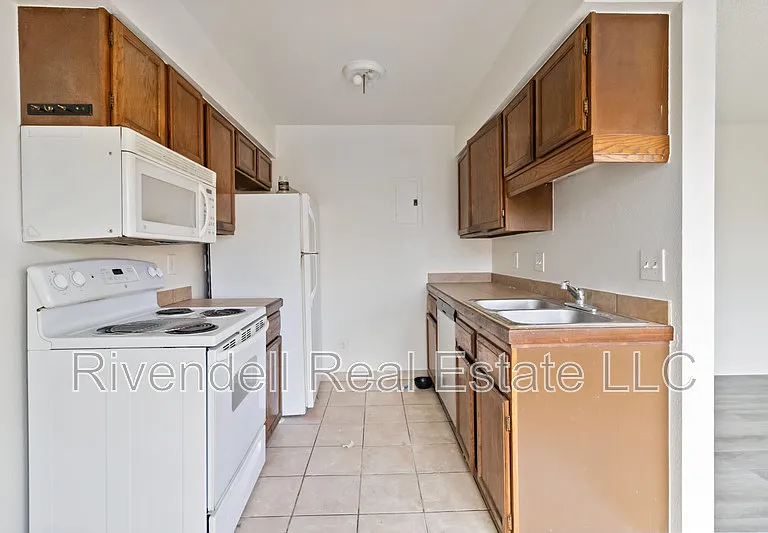 363 Geneva St #D — Photo 6
