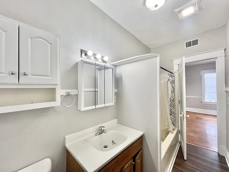 509 E Milwaukee St — Photo 19