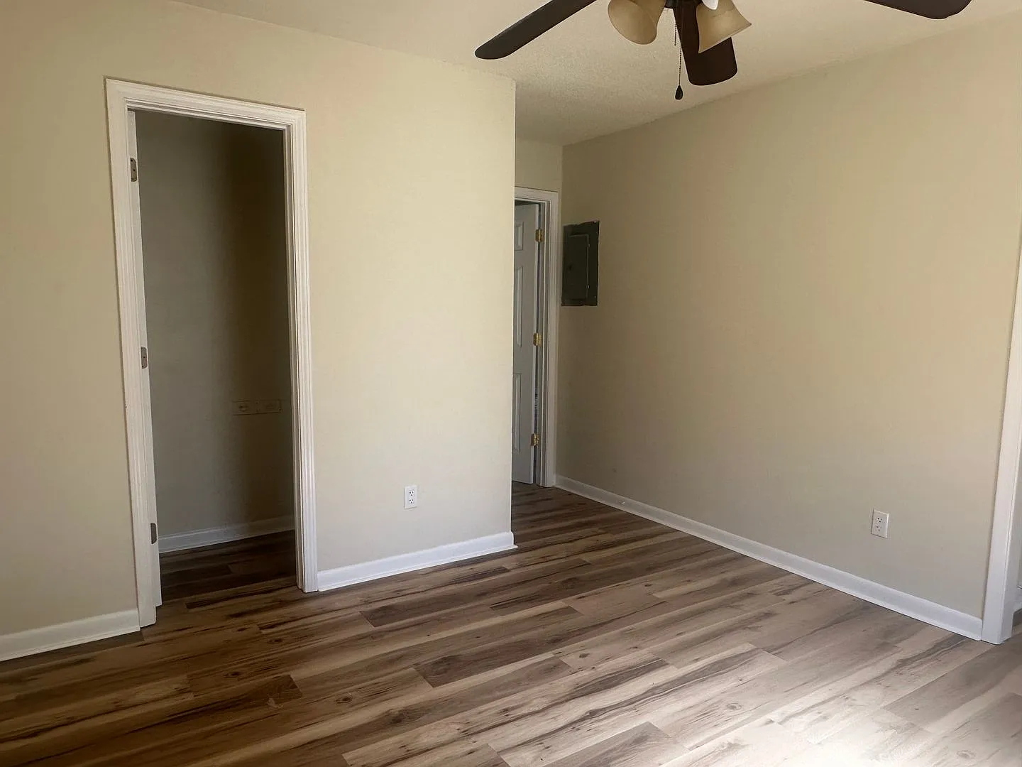 2 bed, 1.5 bath, 900 sqft, $800 — Photo 4