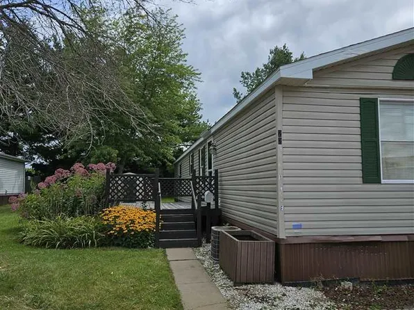 22 Erobi Ln, Iowa City, IA 52240