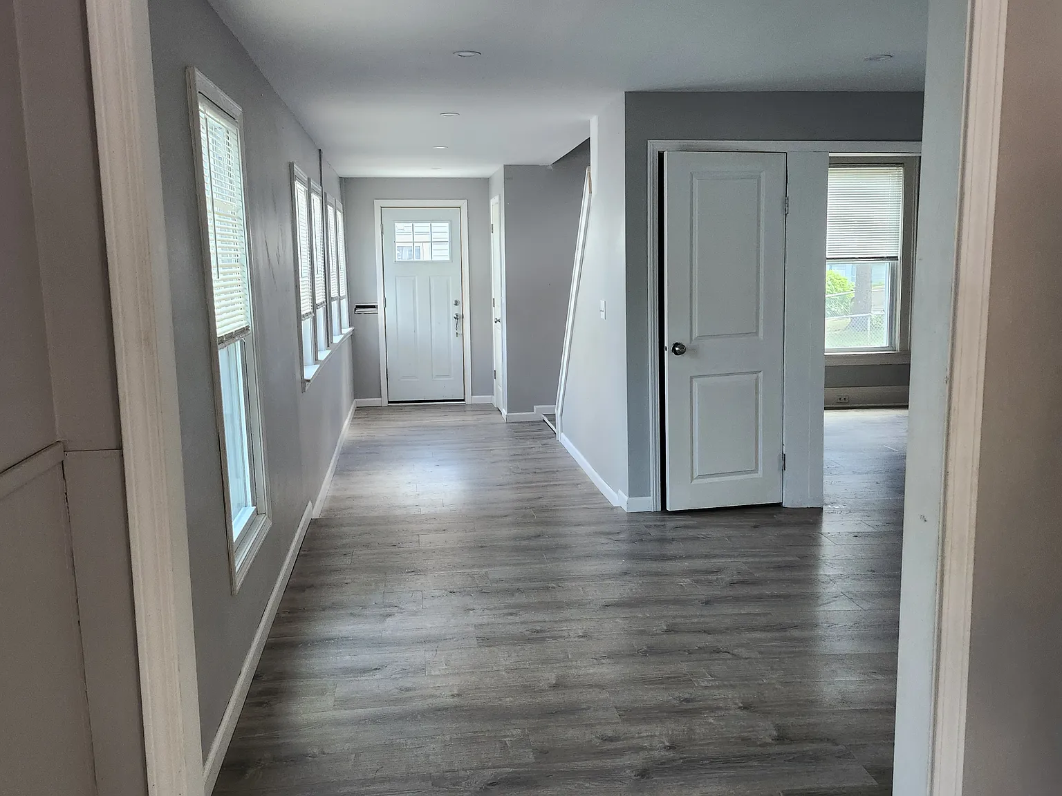 4 bed, 1.5 bath, 1646 sqft, $2,395 — Photo 4