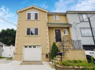 47 Milbank Rd, Staten Island, NY 10306