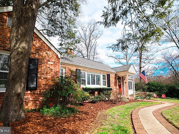 2nd image of 1506 Hollindale Dr