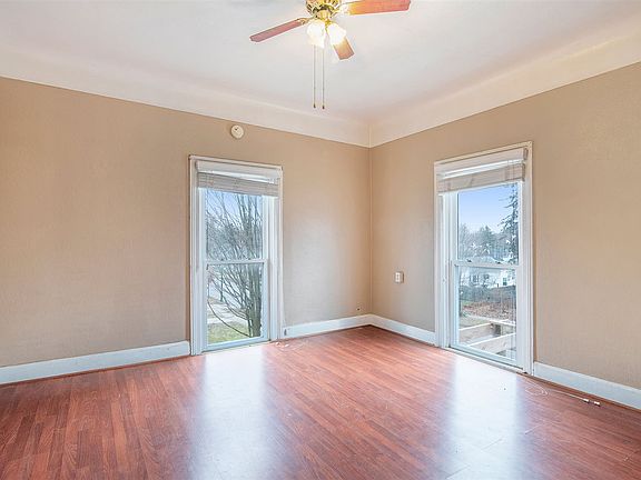 4th image of 310 W Bellevue St