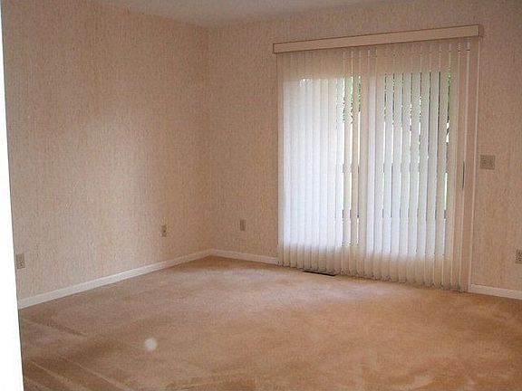 3rd image of 1851 Cunning Dr