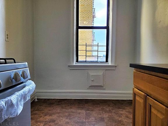 5th image of 8602 Forest Pkwy APT 4