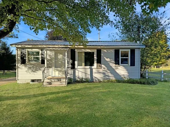 640 E Pleasant St, Gresham, WI 54128