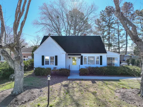 7 Sturgis St, Onancock, VA 23417