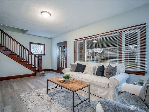 5th image of 216 Franklin St