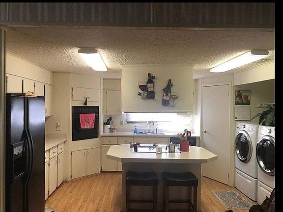 3rd image of 617 Fairway Ct