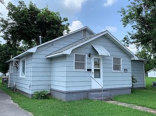 1010 E Stoddard St, Dexter, MO 63841