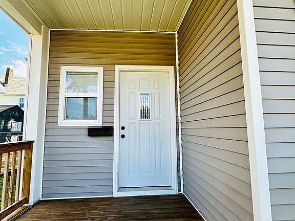 5th image of 314 Spring St