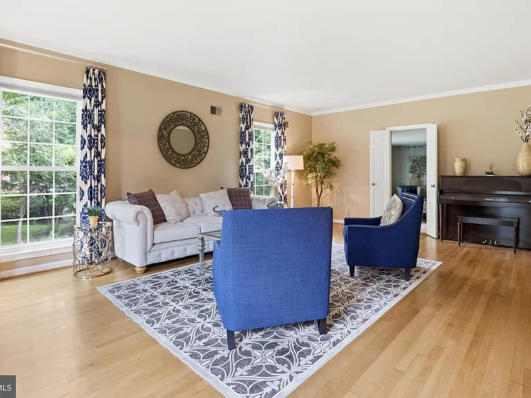 7715 Crossover Dr — Photo 26