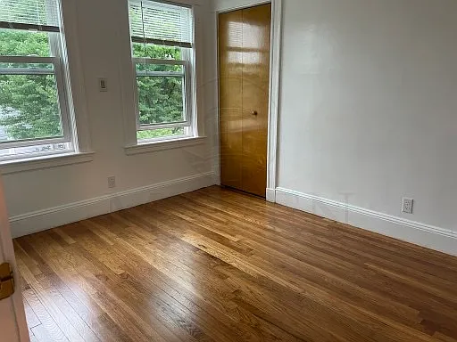 2 bed, 1000 sqft, $2,650 — Photo 3
