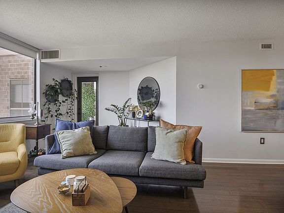 4th image of 10101 Grosvenor Pl APT 2018