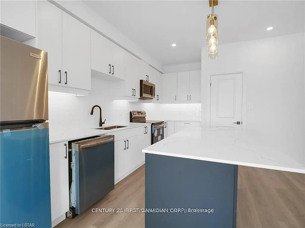2 bed, $2,300 — Photo 4