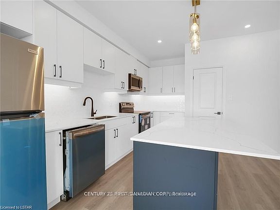 4th image of 3900 Savoy St #51
