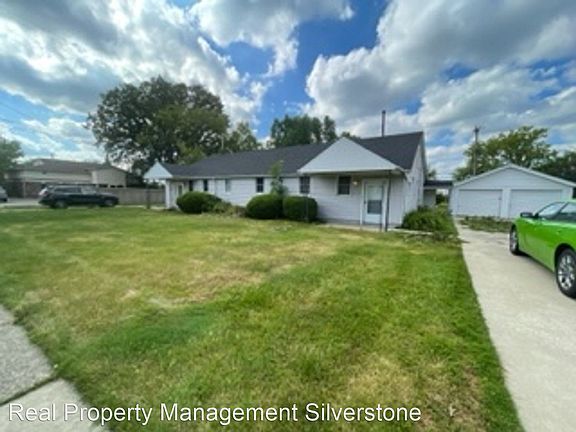 3rd image of 13683 McKinley Ave