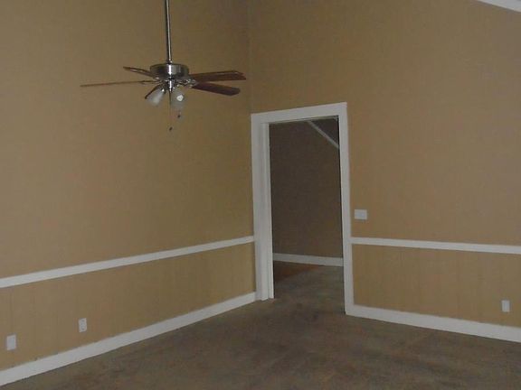 5th image of 8476 Chippingham Dr