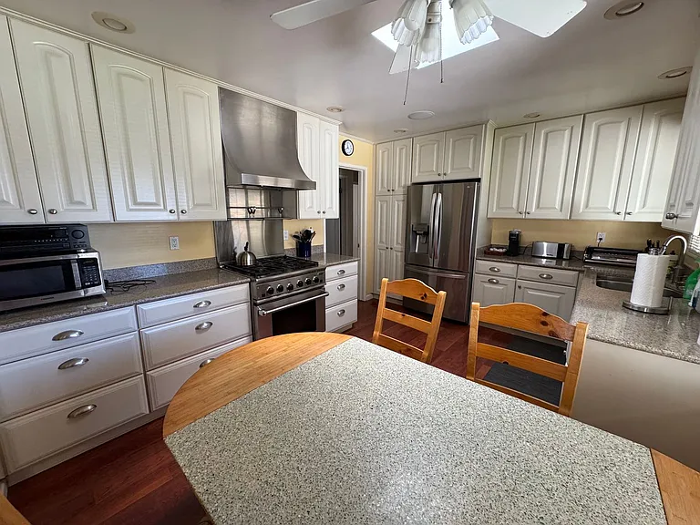 1443 Beacon Ave — Photo 7