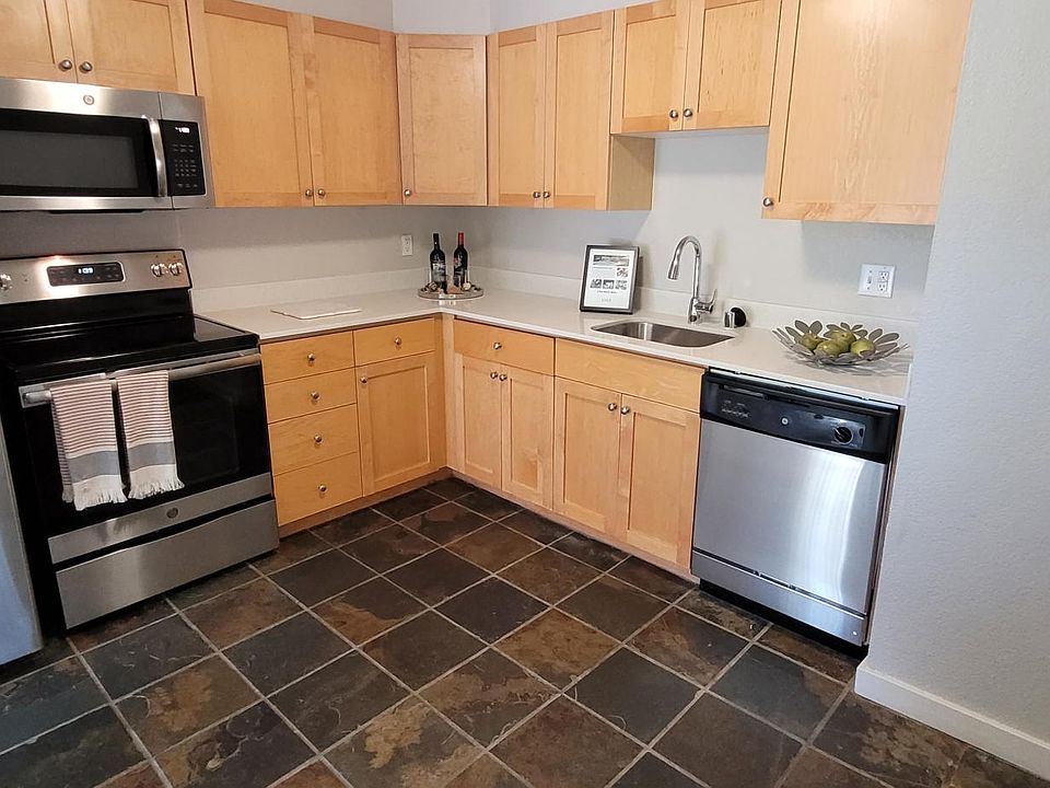 1st image of 9524 NE 120th St #G301