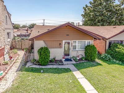 7747 Parkside Ave, Burbank, IL, 60459