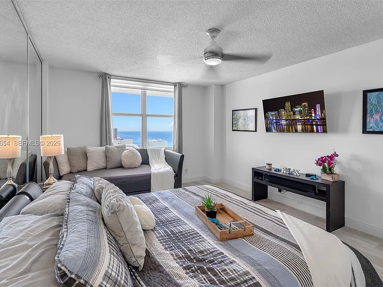 3725 Ocean Dr #Penthouse 03 — Photo 17