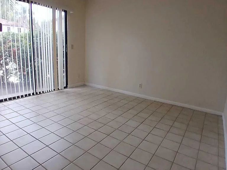 1731 Shoreside Cir — Photo 6