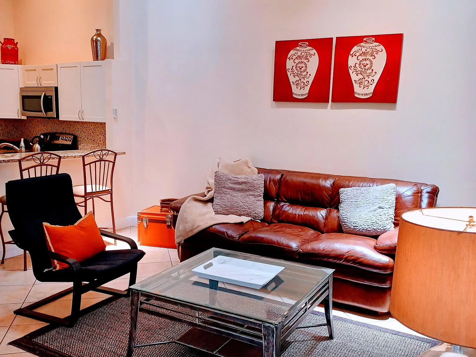 3 bed, 2.0 bath, 1292 sqft, $5,500 — Photo 2