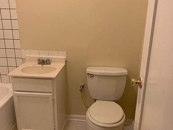 3rd image of 800 S Normandie Ave APT 110