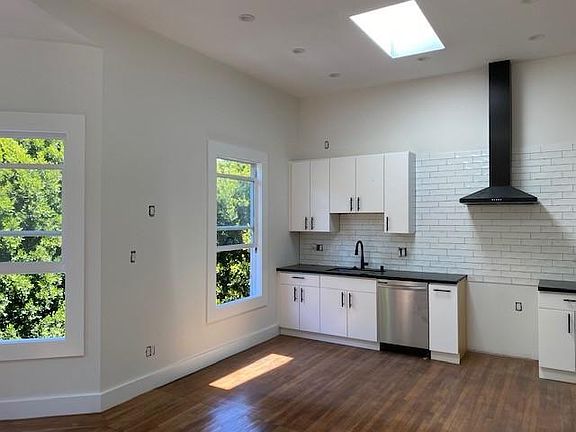 4th image of 3061 24th St