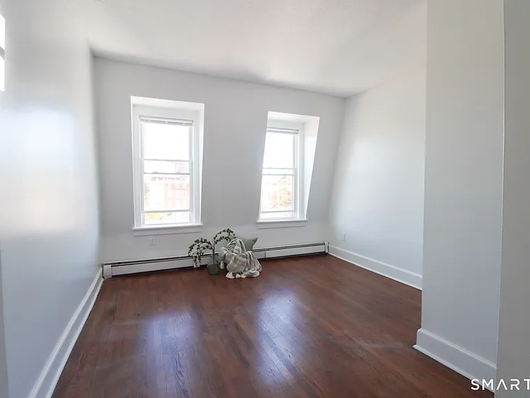187 Bank St #302 — Photo 12