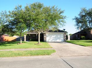 232 Seascape Ln, Dickinson, TX 77539