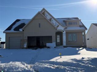 1610 NW Parkside Ln, Waukee, IA 50263